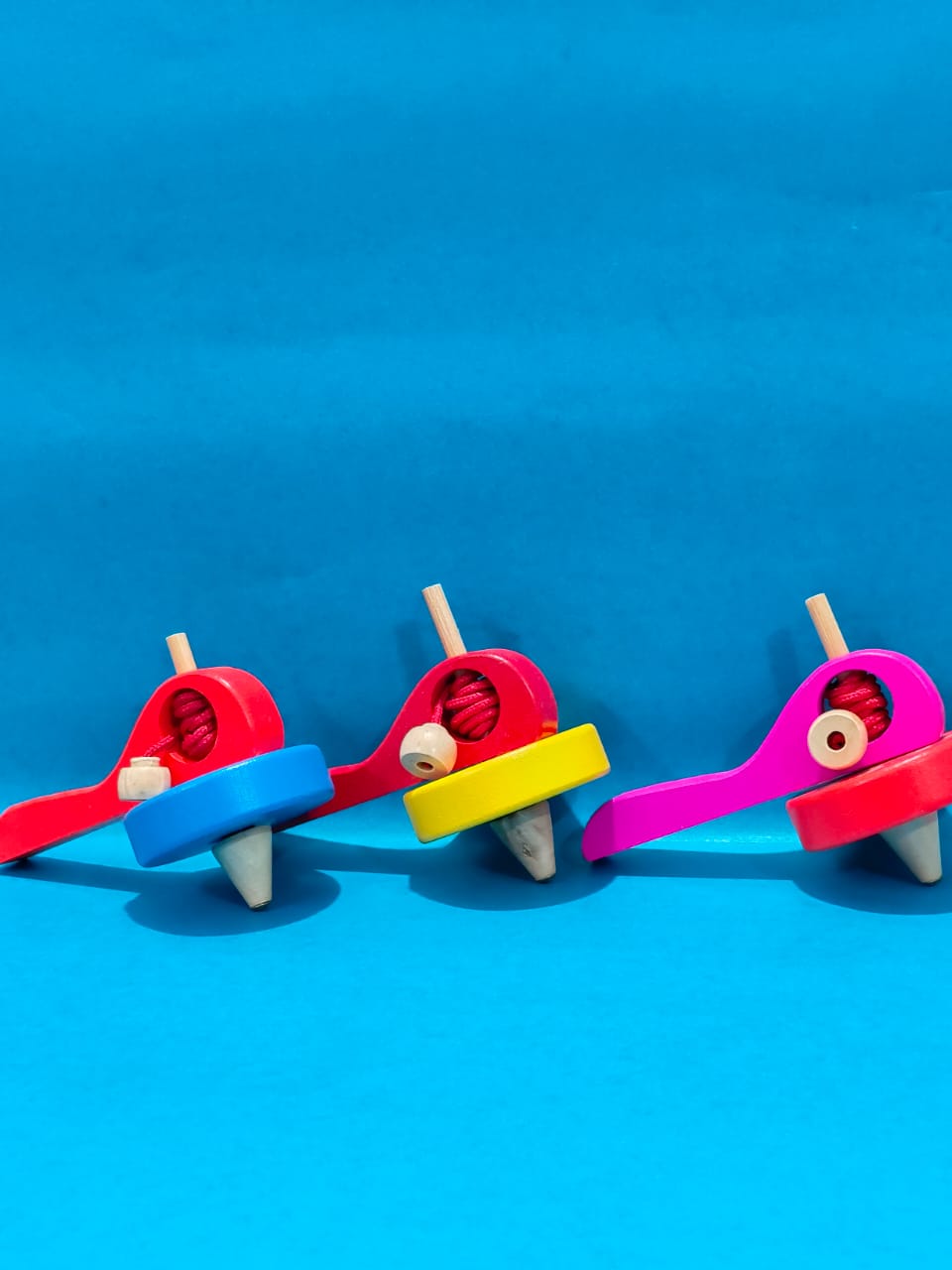 SPINNING TOP (WITH THREAD)
