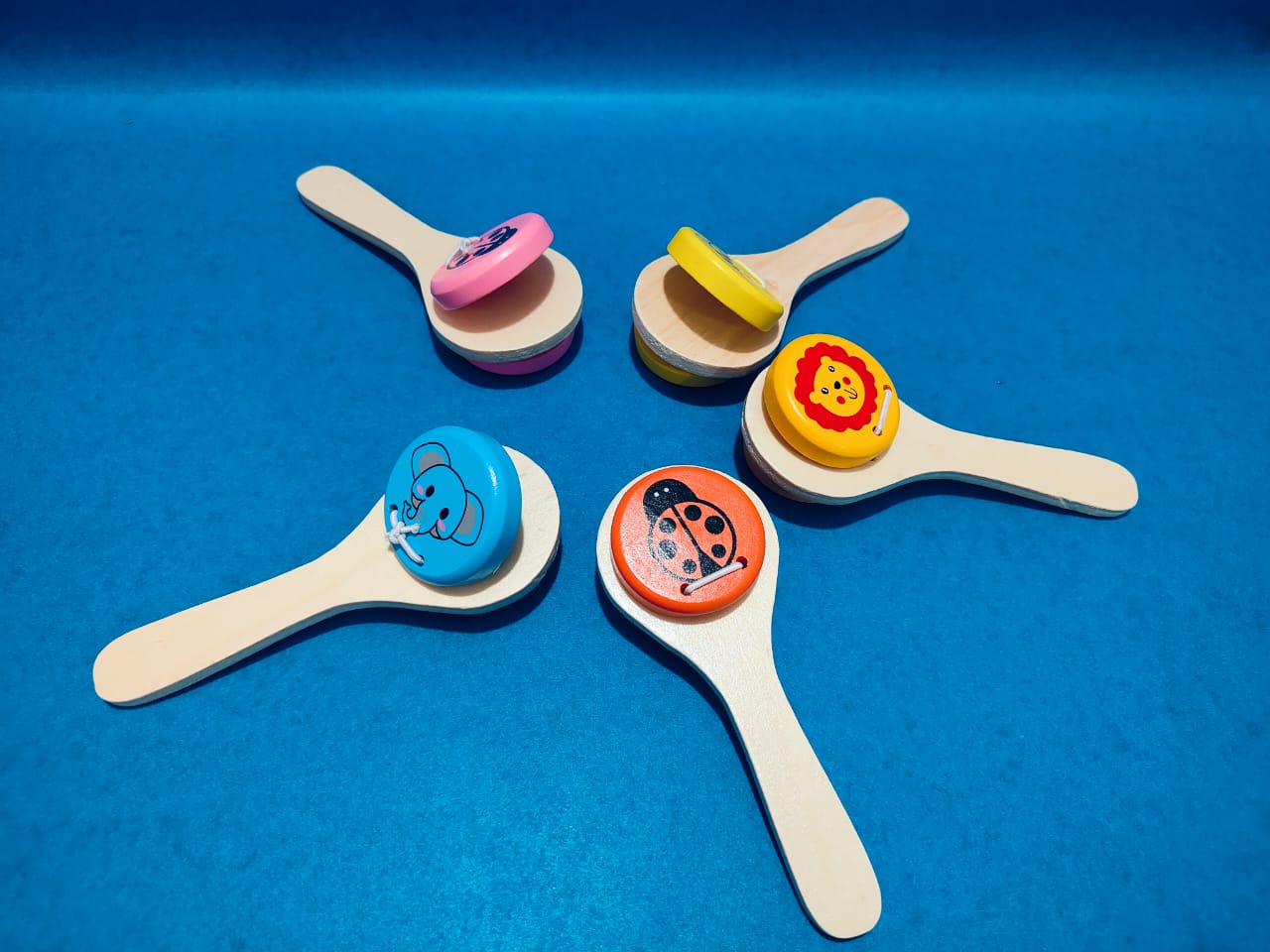 WOODEN CLAP MODEL RATTLE