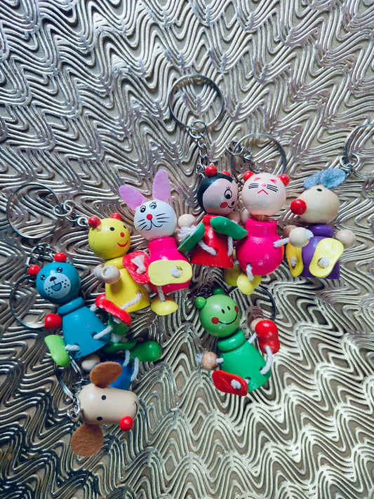 WOODEN ANIMAL KEYCHAIN