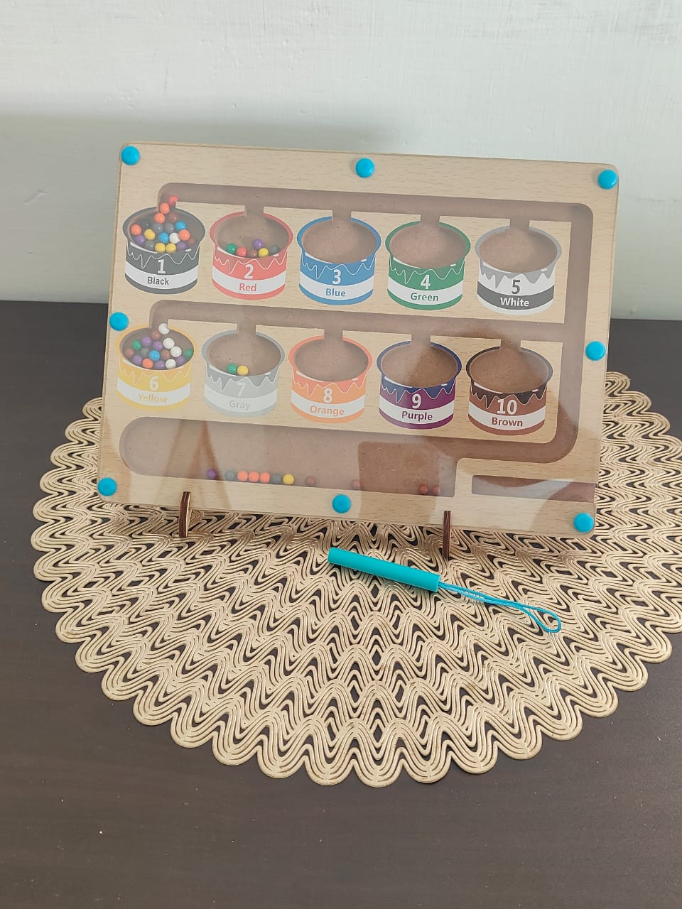 MAGNETIC COLOUR SORTING MAZE